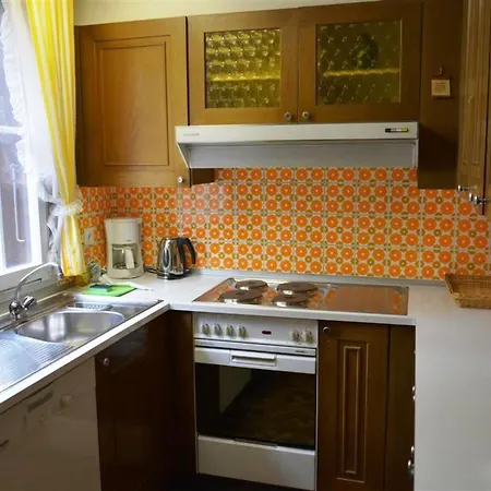 Oberland Nr- 7 Appartement-fewo- Dusche Oder Bad- Wc 8-bettwohnung By Interhome