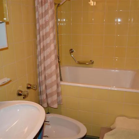 Daire Oberland Nr- 7 Appartement-fewo- Dusche Oder Bad- Wc 8-bettwohnung By Interhome